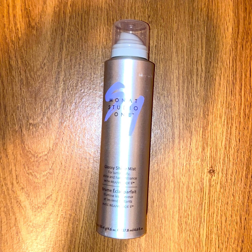 Monat glossy shine mist